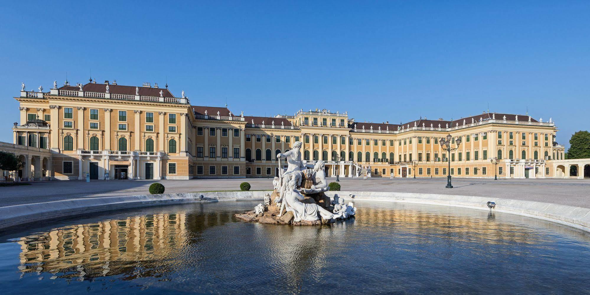 Schloß Schönbrunn Grand Apartment Wien